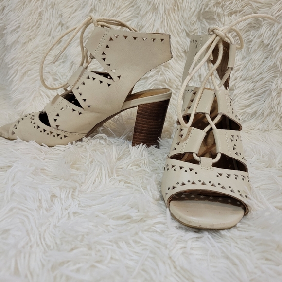 Lucky Brand Women's Tafia Wedge lace up perforated Sandal size 6.5M - Picture 6 of 6